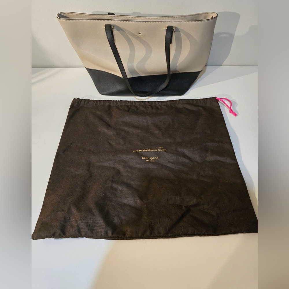 Kate Spade Purse - Picture 6 of 12